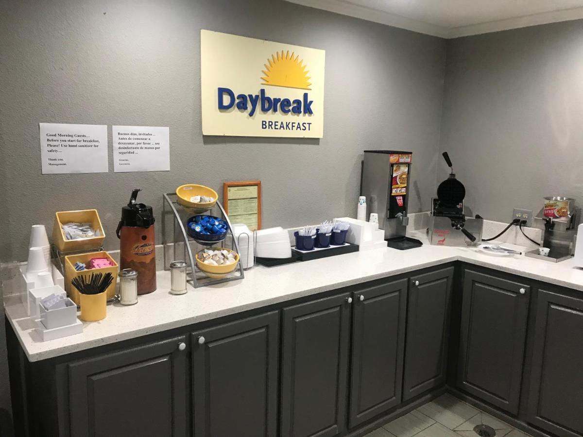 Days Inn & Suites By Wyndham Collierville Germantown Area Extérieur photo