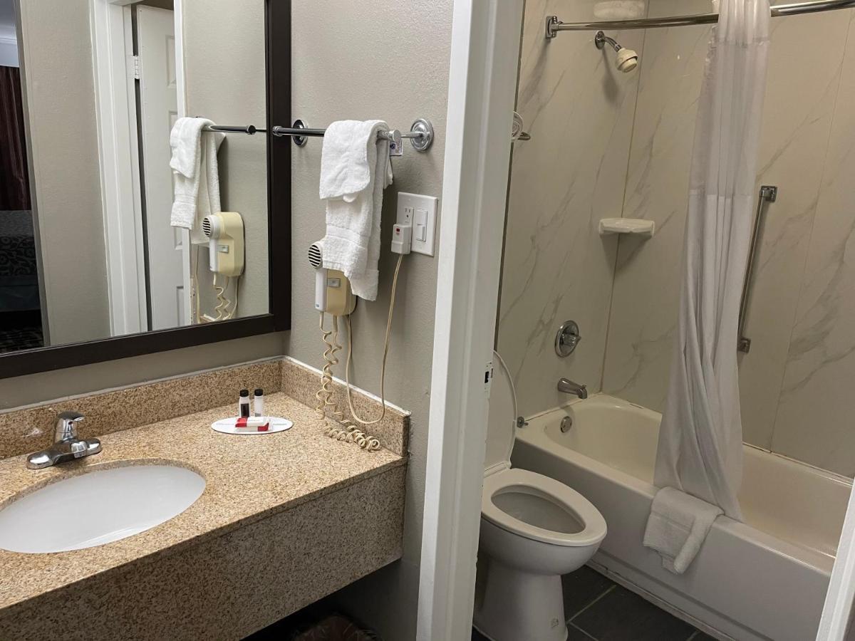 Days Inn & Suites By Wyndham Collierville Germantown Area Extérieur photo