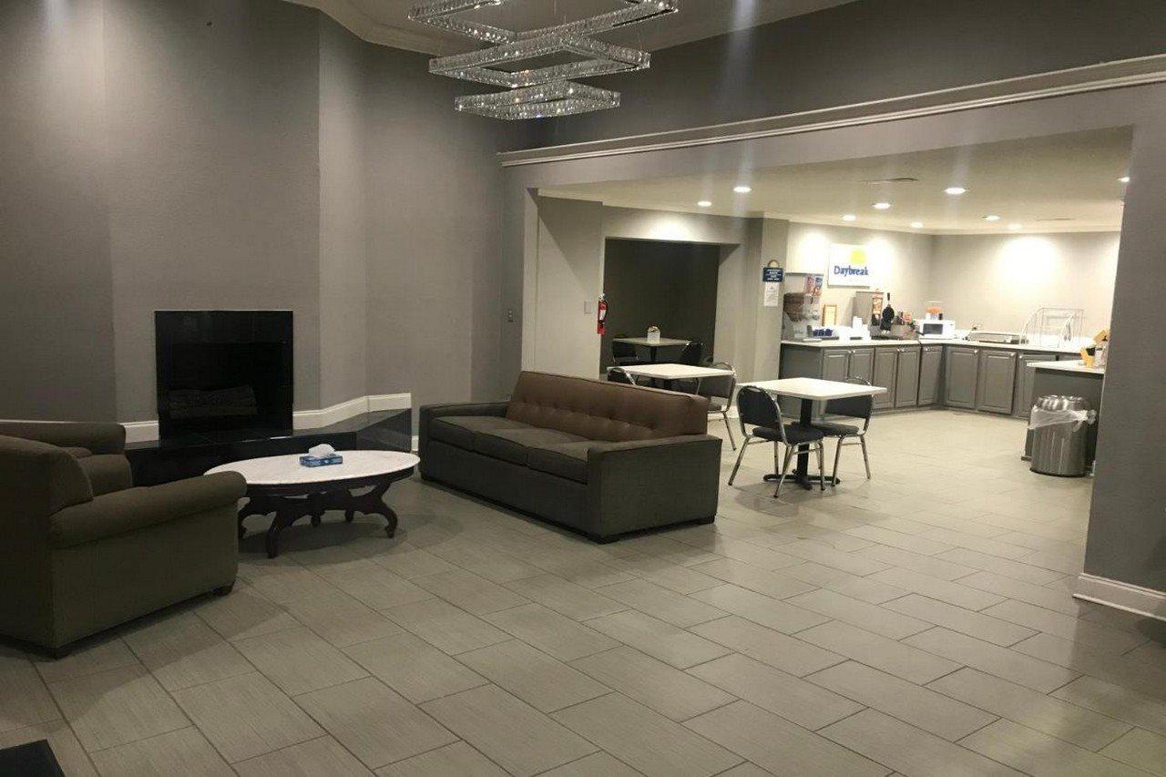Days Inn & Suites By Wyndham Collierville Germantown Area Extérieur photo
