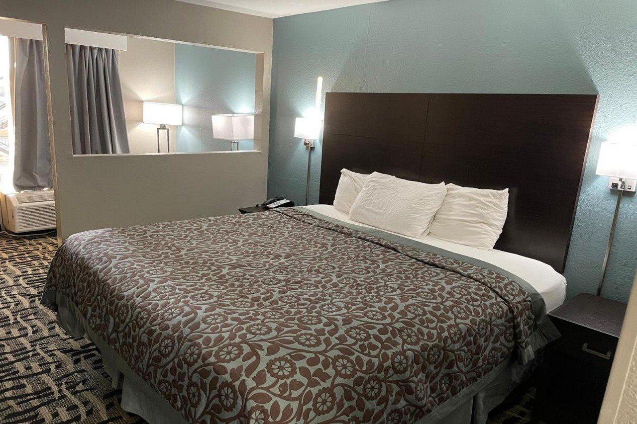 Days Inn & Suites By Wyndham Collierville Germantown Area Extérieur photo