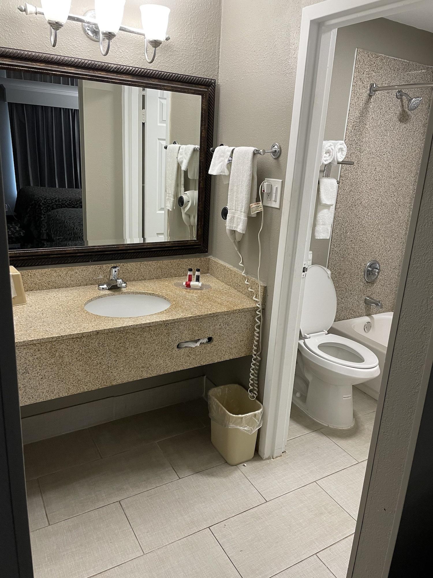 Days Inn & Suites By Wyndham Collierville Germantown Area Extérieur photo