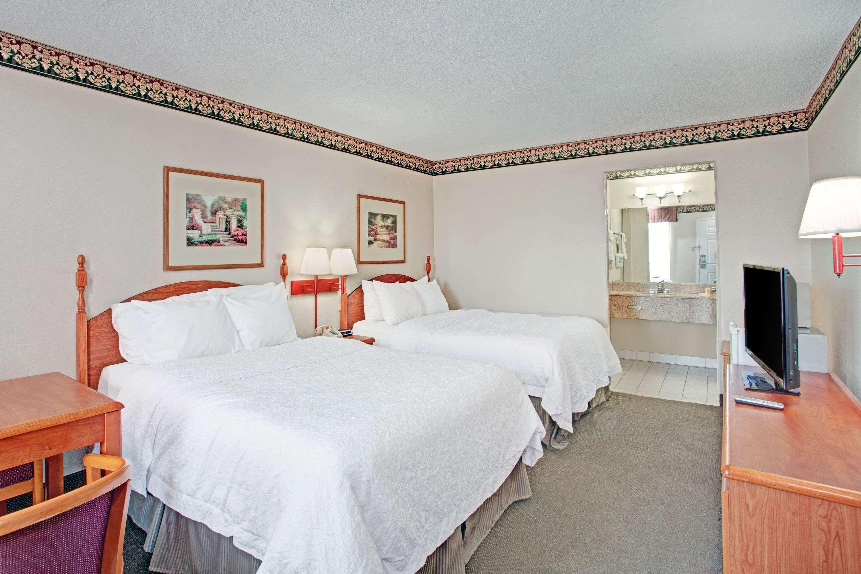 Days Inn & Suites By Wyndham Collierville Germantown Area Extérieur photo