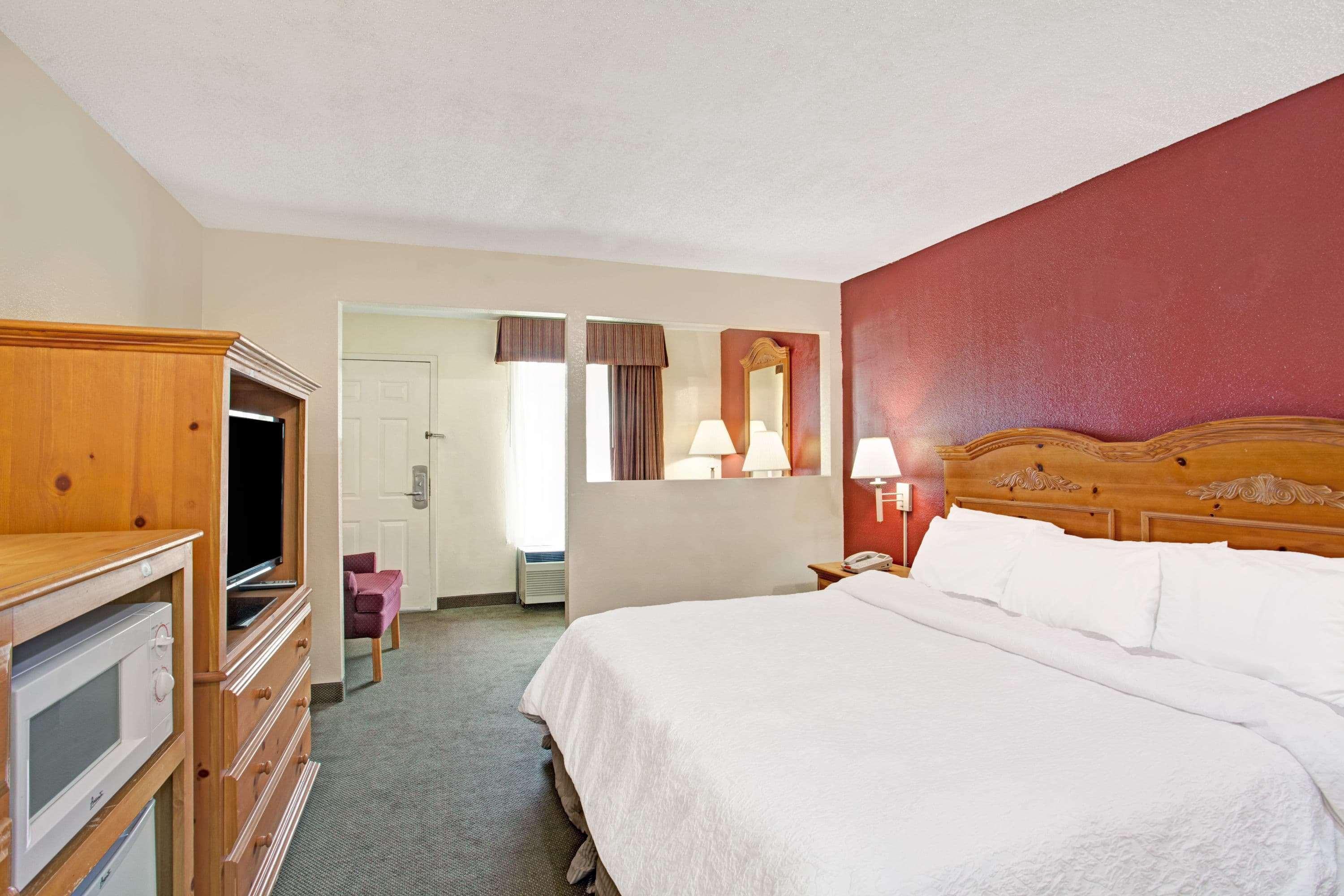 Days Inn & Suites By Wyndham Collierville Germantown Area Extérieur photo