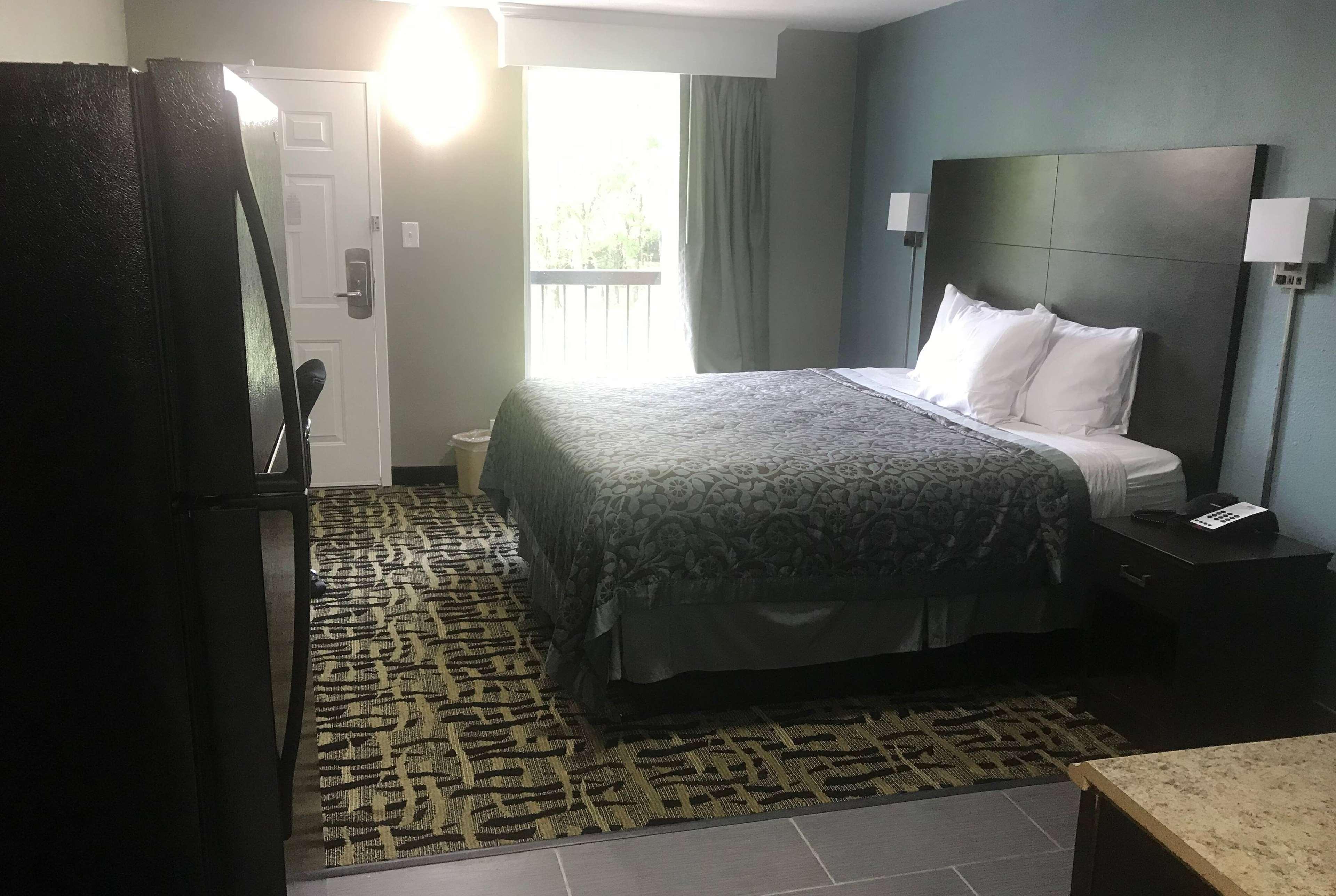 Days Inn & Suites By Wyndham Collierville Germantown Area Extérieur photo