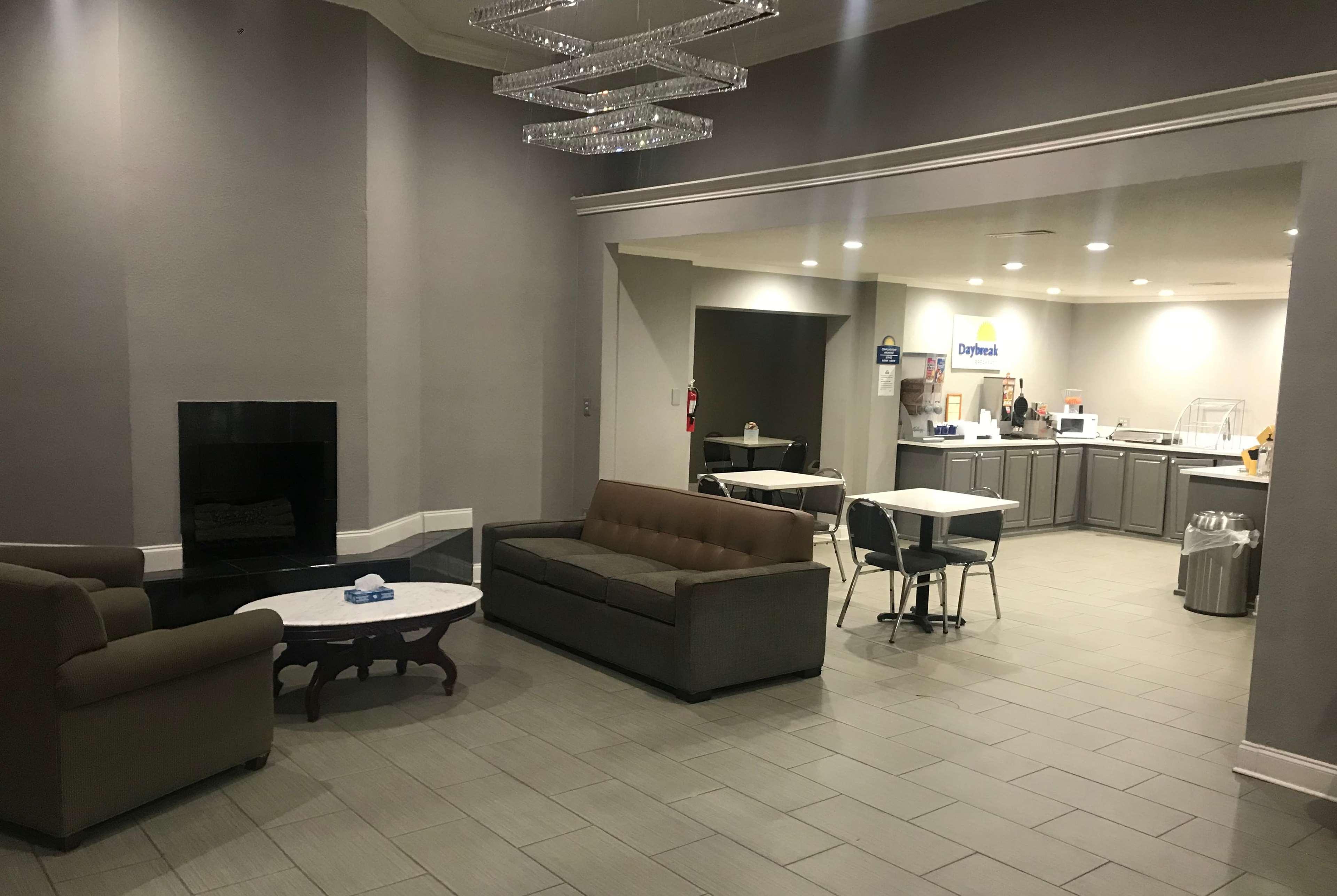 Days Inn & Suites By Wyndham Collierville Germantown Area Extérieur photo