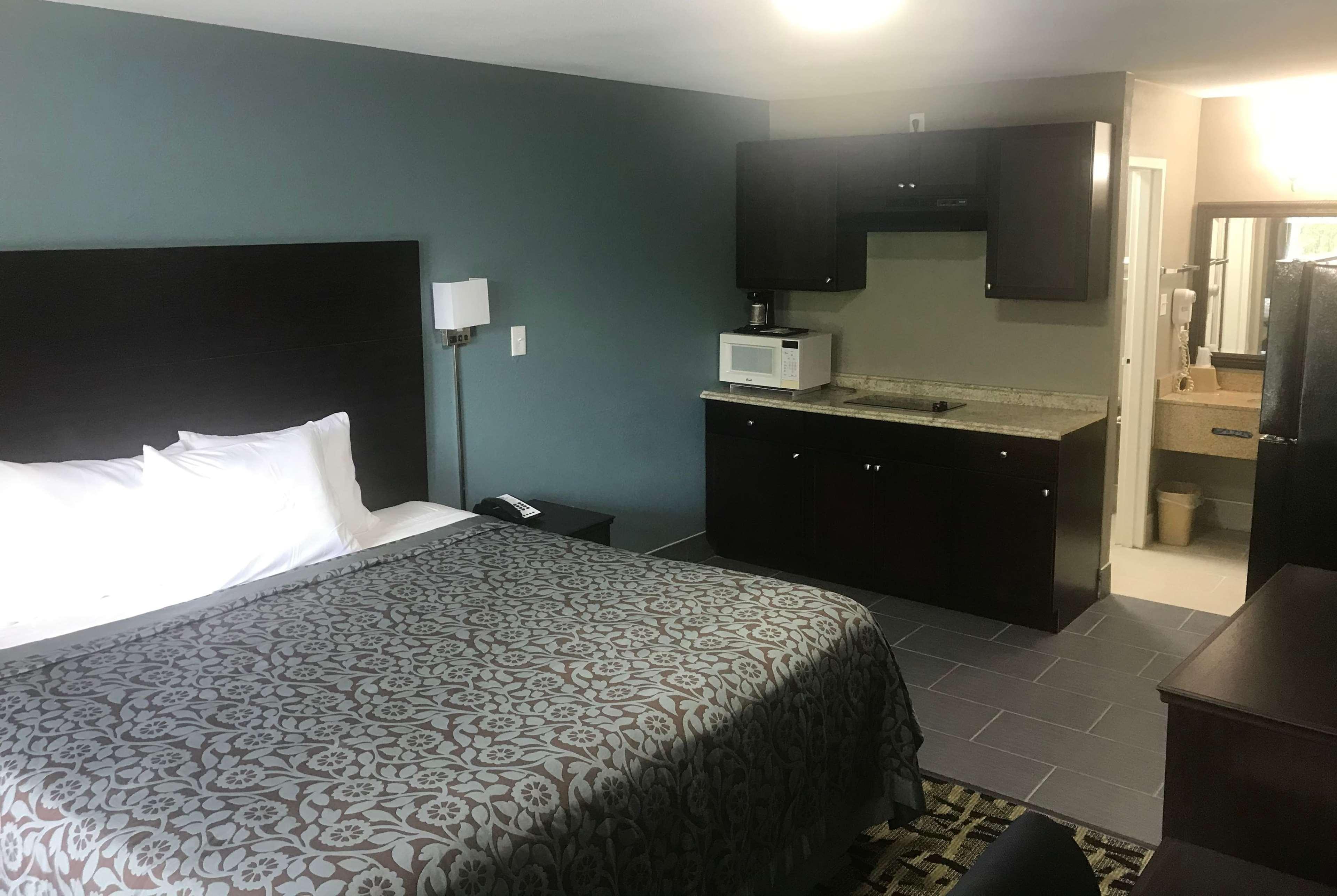 Days Inn & Suites By Wyndham Collierville Germantown Area Extérieur photo