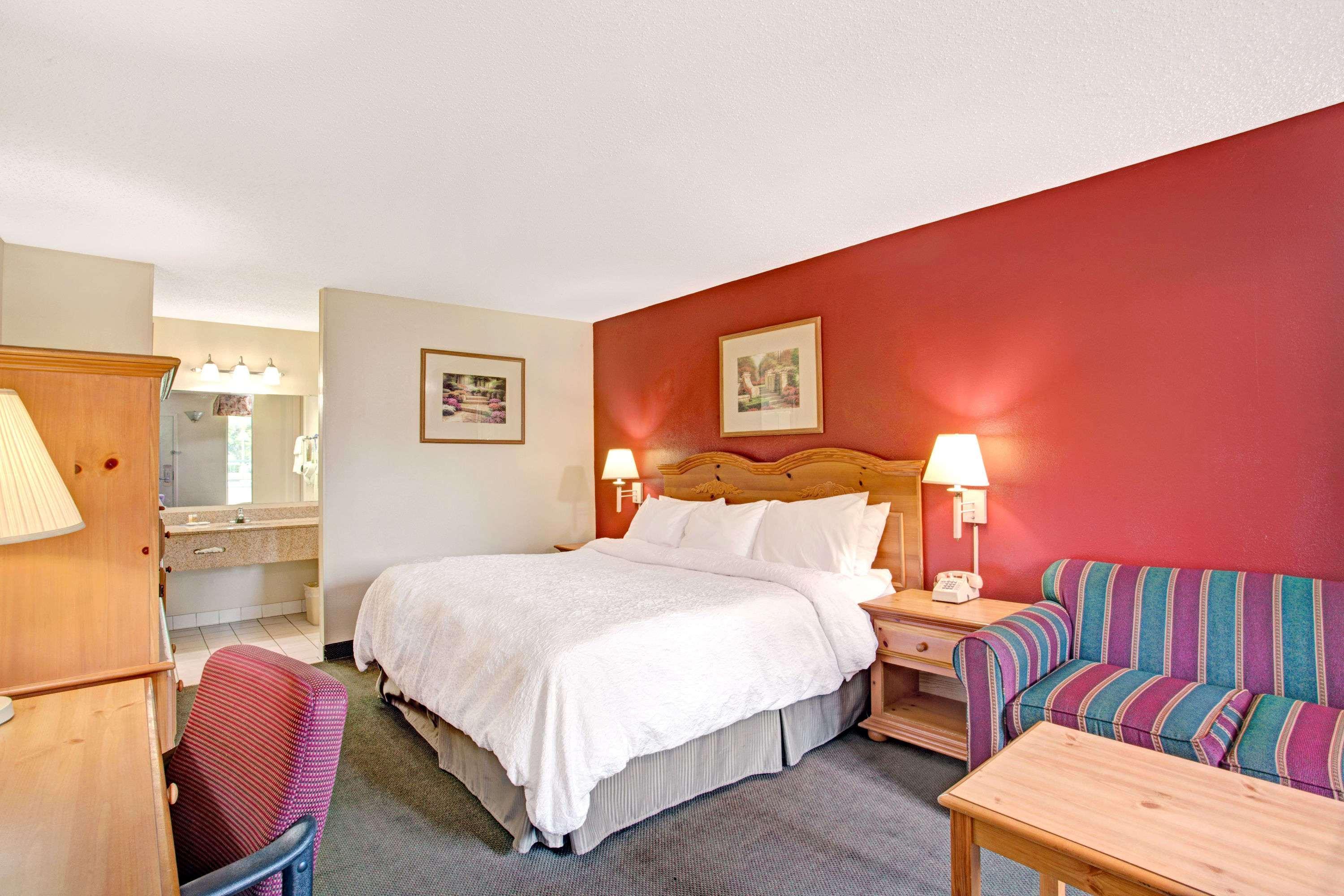Days Inn & Suites By Wyndham Collierville Germantown Area Extérieur photo