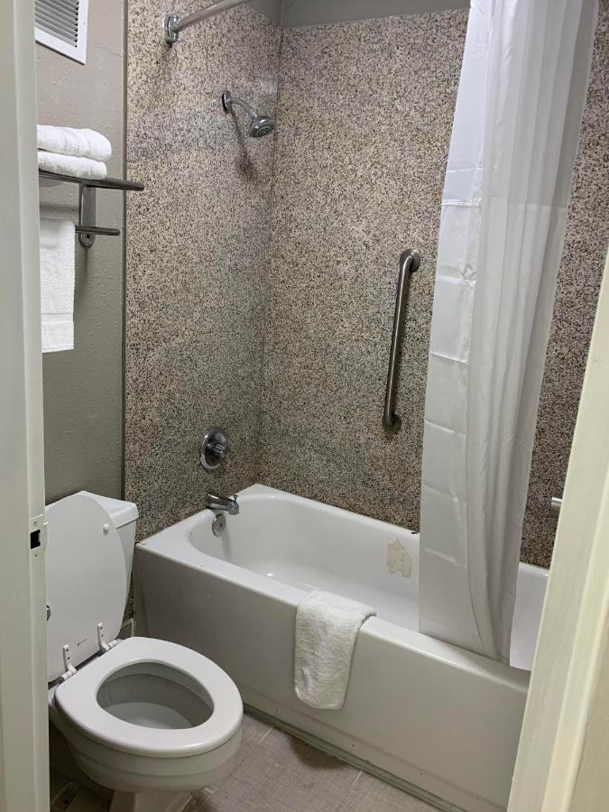 Days Inn & Suites By Wyndham Collierville Germantown Area Extérieur photo