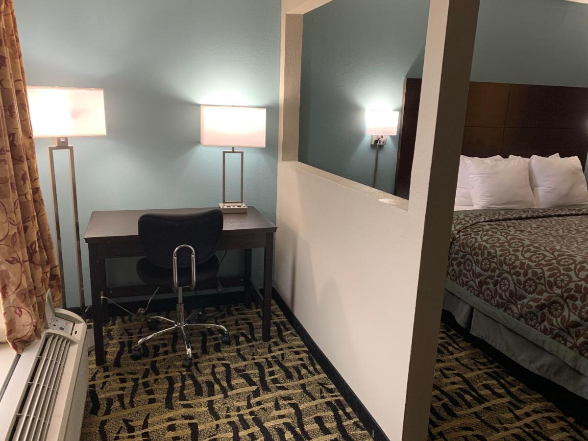 Days Inn & Suites By Wyndham Collierville Germantown Area Extérieur photo
